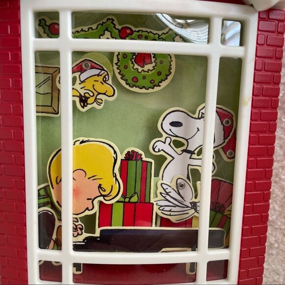 Hallmark Snoopy's Christmas Dance Party Musical Display - Picture 3 of 9